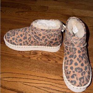 NWT American Eagle Leopard Print Boots size 7